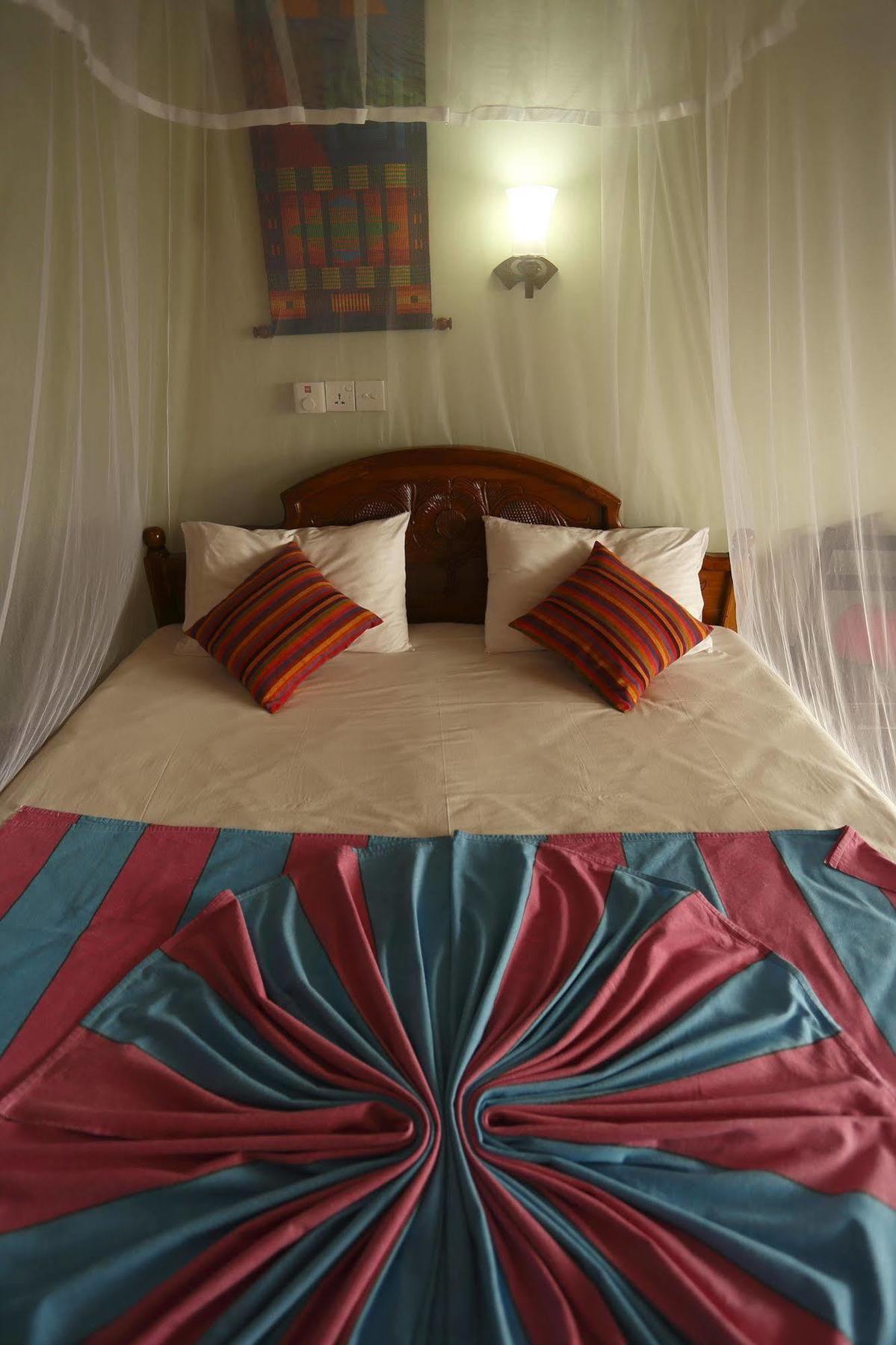 Blue Haven Guest House Канди Экстерьер фото