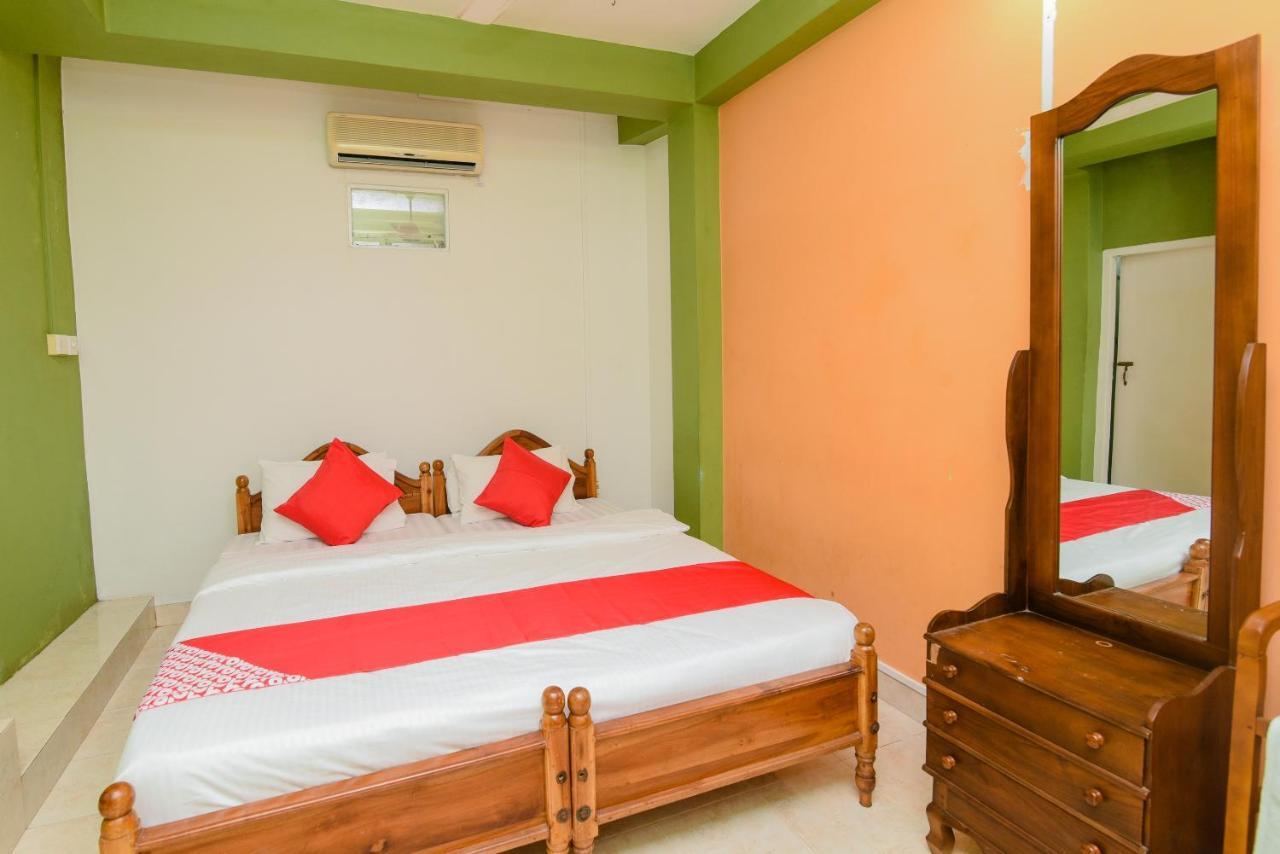 Blue Haven Guest House Канди Экстерьер фото